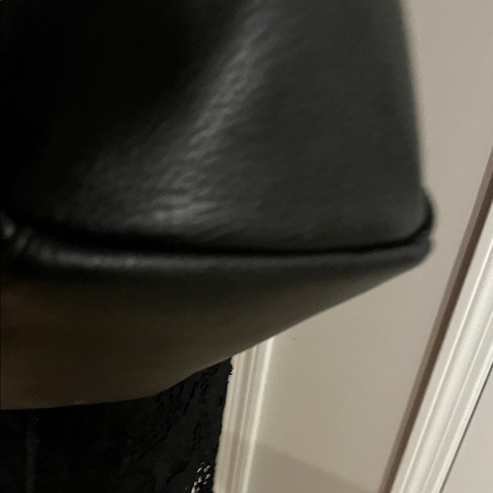 HOXIS Elegant Black Tote Bag - Picture 6 of 8